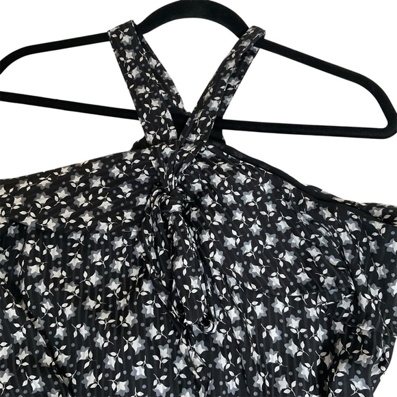 Ann Taylor LOFT, Black and White Floral Halter Romper size MP - Picture 4 of 10
